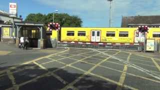 Birkdale Level Crossing [upl. by Pazit620]